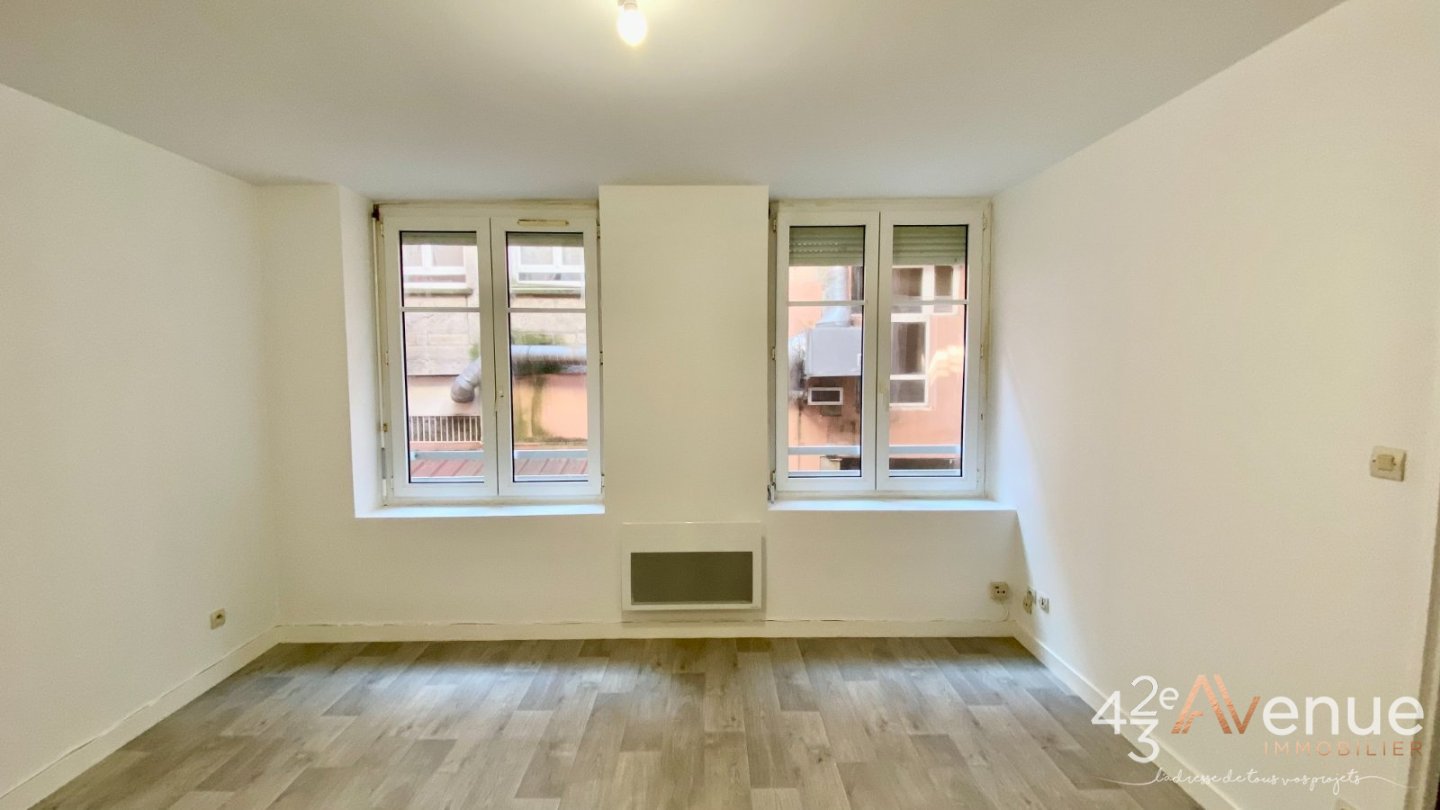 APPARTEMENT T2 A LOUER - ST ETIENNE JEAN-JAURES - 32.42 m2 - 390€ charges comprises par mois