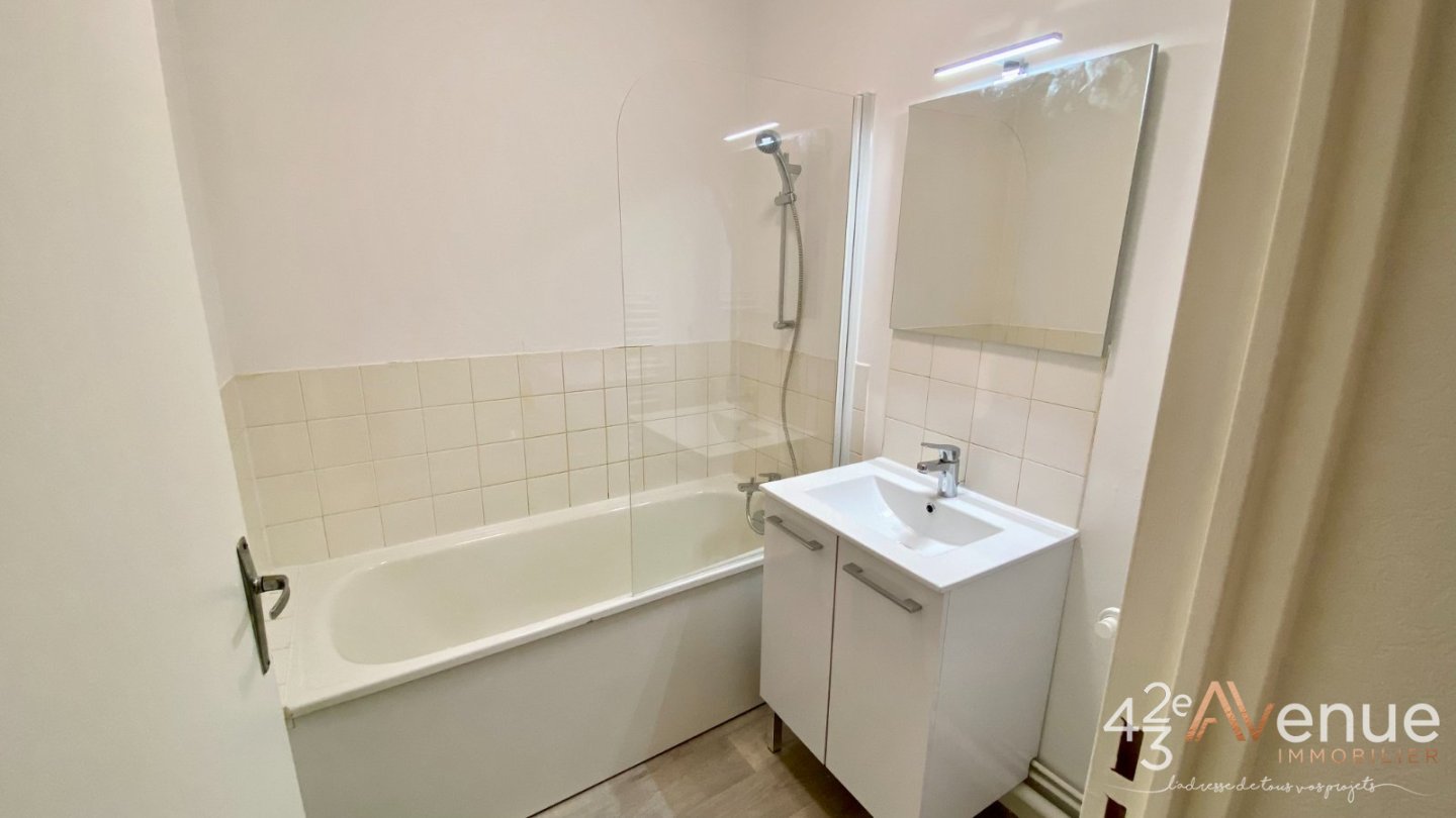 APPARTEMENT T2 A LOUER - ST ETIENNE JEAN-JAURES - 32.42 m2 - 390€ charges comprises par mois