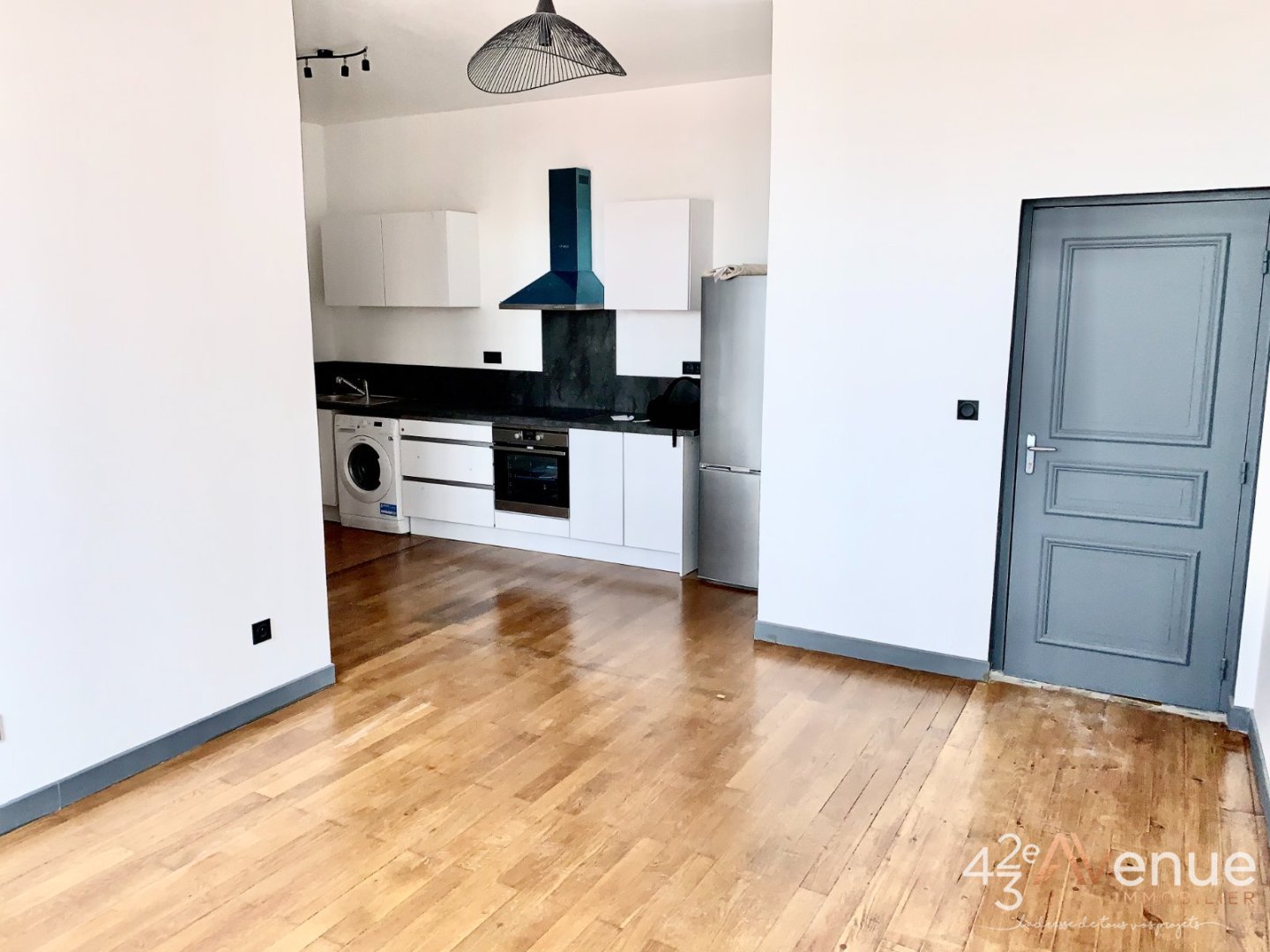 APPARTEMENT T2 A LOUER - ST ETIENNE JEAN JAURES - 44.19 m2 - 476 &euro; charges comprises par mois