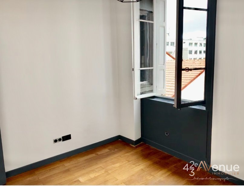 APPARTEMENT T2 A LOUER - ST ETIENNE JEAN JAURES - 44.19 m2 - 476 &euro; charges comprises par mois