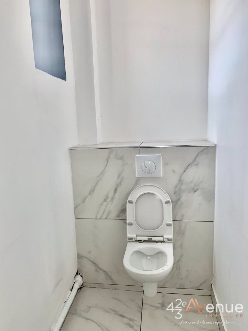 APPARTEMENT T2 A LOUER - ST ETIENNE JEAN JAURES - 44.19 m2 - 476 &euro; charges comprises par mois