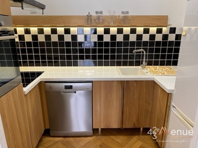 2 Pièces Meublé A LOUER - ST ETIENNE JEAN JAURES - 64.53 m2 - 600 &euro; charges comprises par mois