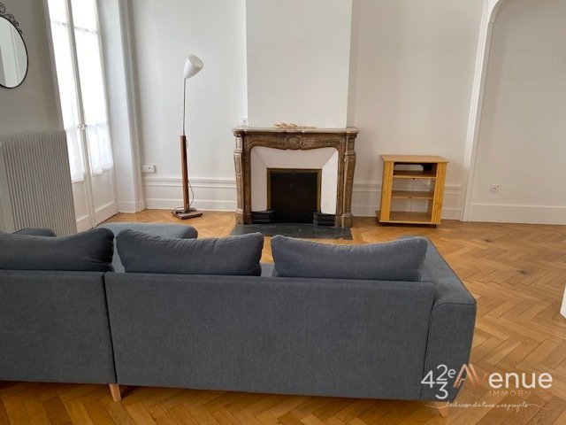 2 Pièces Meublé A LOUER - ST ETIENNE JEAN JAURES - 64.53 m2 - 600 &euro; charges comprises par mois