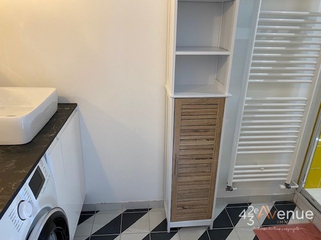 2 Pièces Meublé A LOUER - ST ETIENNE JEAN JAURES - 64.53 m2 - 600 &euro; charges comprises par mois