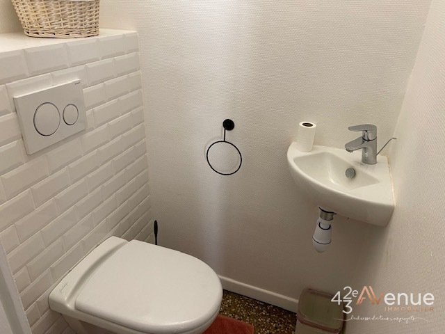 2 Pièces Meublé A LOUER - ST ETIENNE JEAN JAURES - 64.53 m2 - 600 &euro; charges comprises par mois