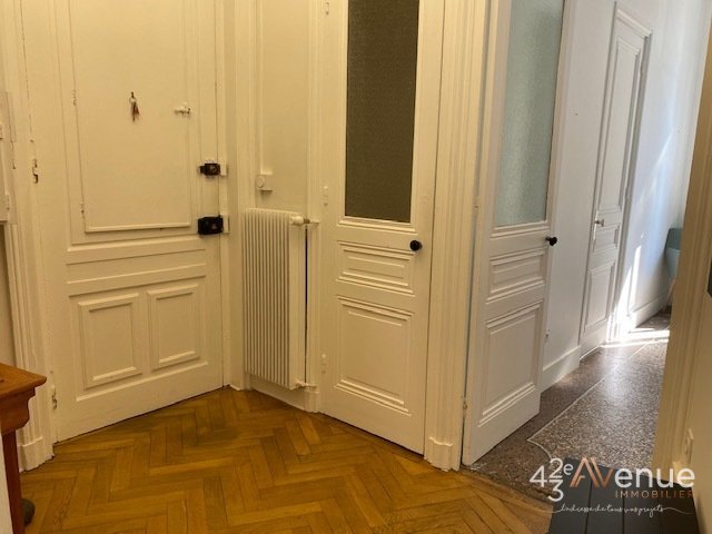 2 Pièces Meublé A LOUER - ST ETIENNE JEAN JAURES - 64.53 m2 - 600 &euro; charges comprises par mois