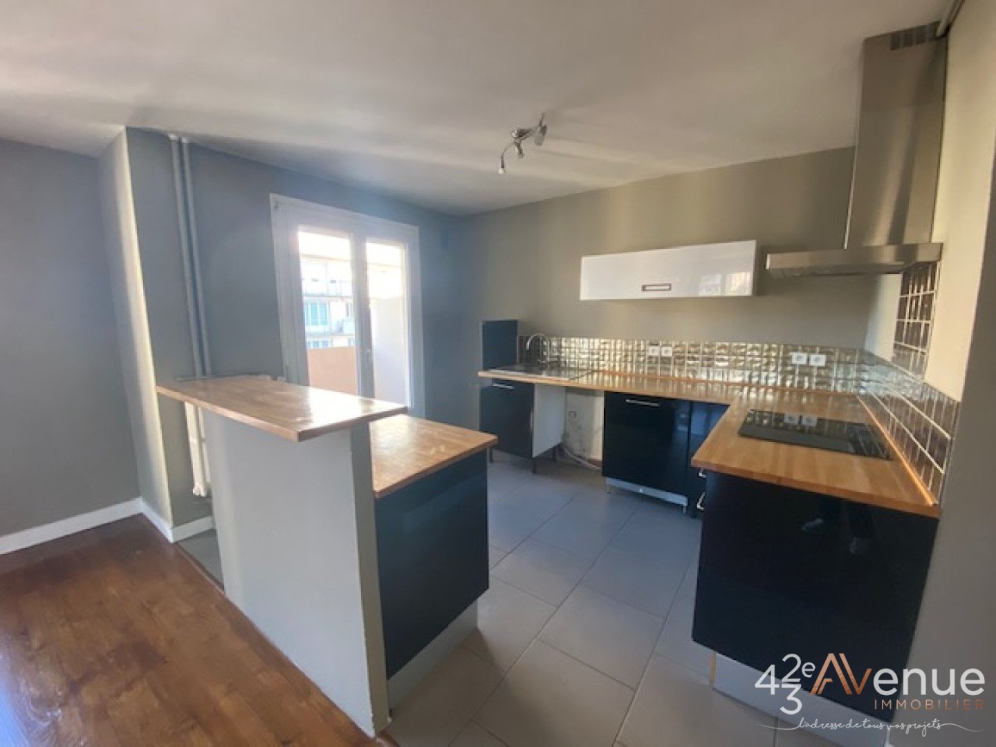 2 Pices avec balcon - ST ETIENNE LA TERRASSE - 57.1 m2 - LOUÉ