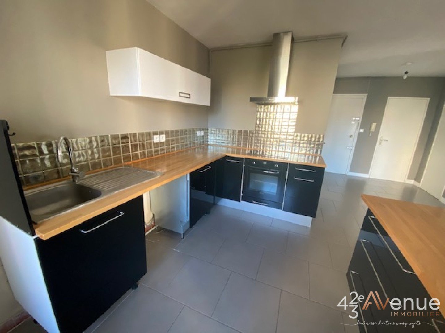 2 Pices avec balcon - ST ETIENNE LA TERRASSE - 57.1 m2 - LOUÉ