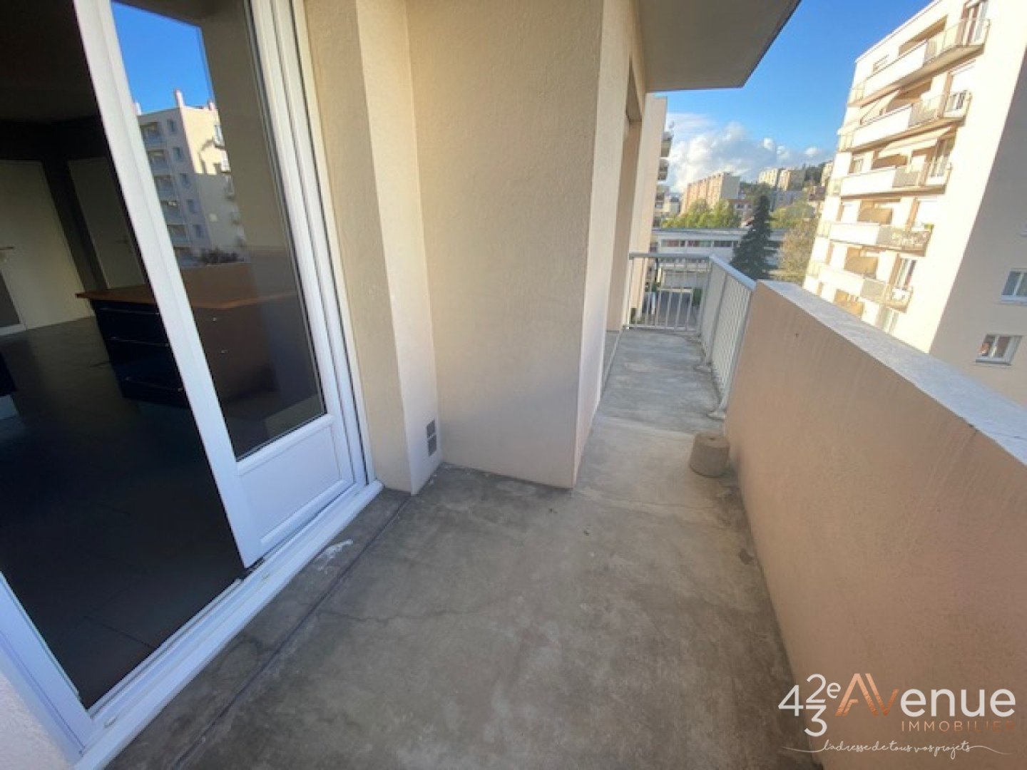 2 Pices avec balcon - ST ETIENNE LA TERRASSE - 57.1 m2 - LOUÉ