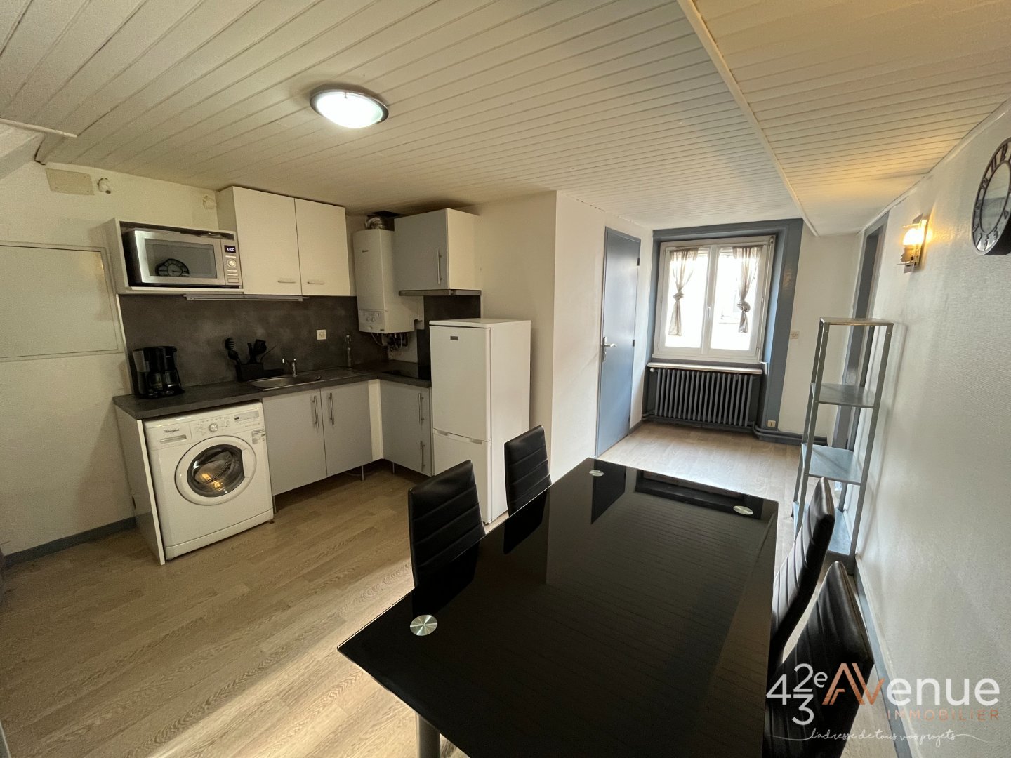 APPARTEMENT T2 - ST ETIENNE LIBERATION/PEUPLE - 44.85 m2 - LOUÉ