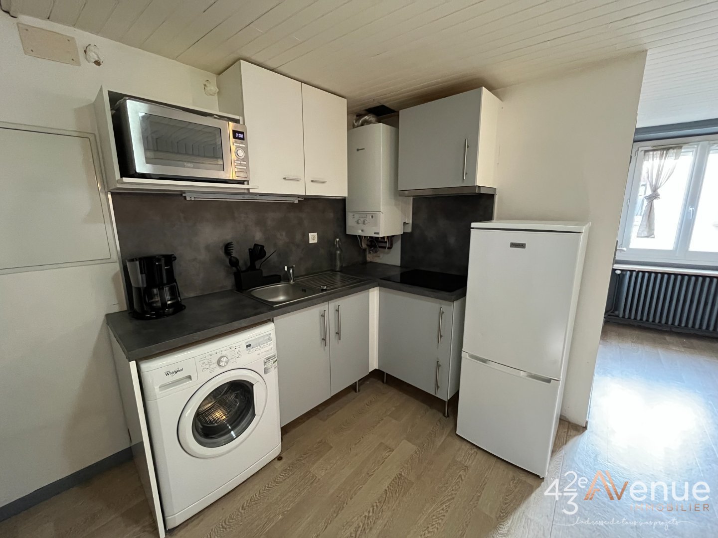 APPARTEMENT T2 - ST ETIENNE LIBERATION/PEUPLE - 44.85 m2 - LOUÉ