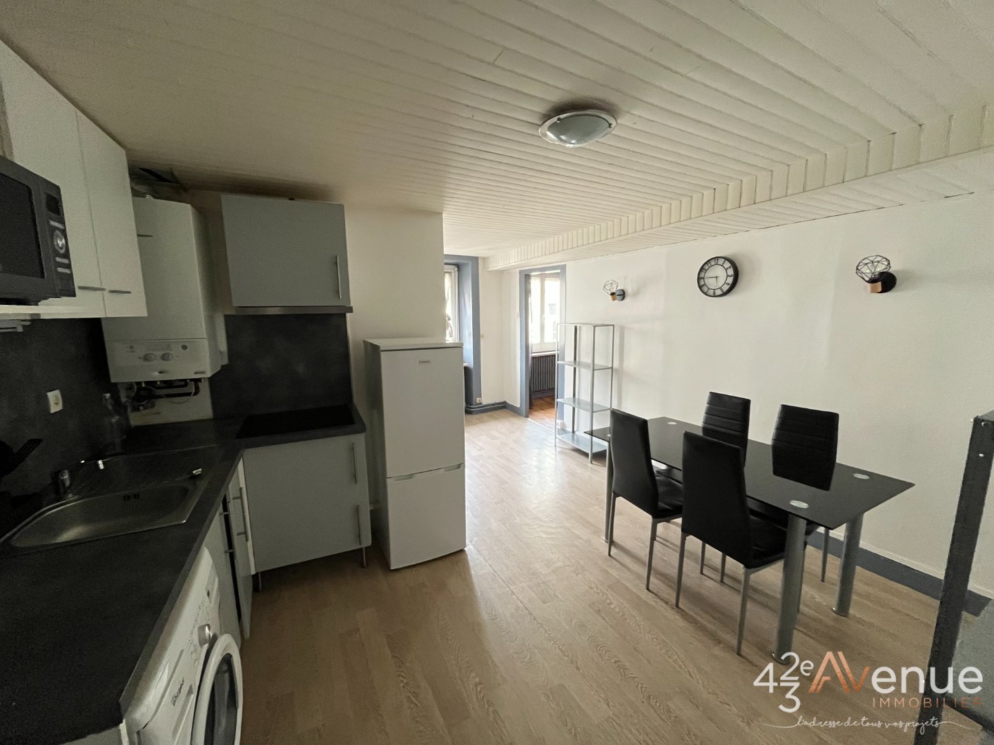 APPARTEMENT T2 - ST ETIENNE LIBERATION/PEUPLE - 44.85 m2 - LOUÉ