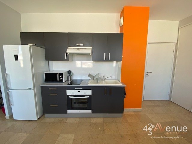 APPARTEMENT T2 A LOUER - ST ETIENNE LIBERATION - 44.06 m2 - 600�&euro; charges comprises par mois