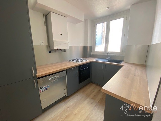 APPARTEMENT T2 A LOUER - ST ETIENNE Libration/Rpublique - 49.85 m2 - 530€ charges comprises par mois