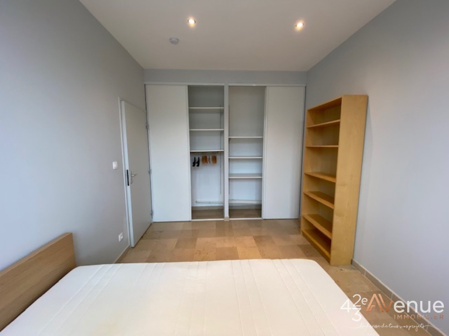 T2 Meublé A LOUER - ST ETIENNE LYCEE FAURIEL - 47.8 m2 - 640 &euro; charges comprises par mois