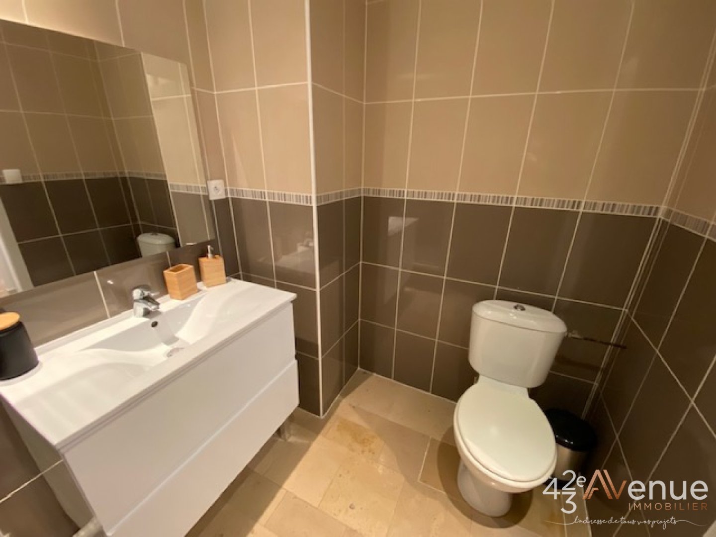 T2 Meublé A LOUER - ST ETIENNE LYCEE FAURIEL - 47.8 m2 - 640 &euro; charges comprises par mois