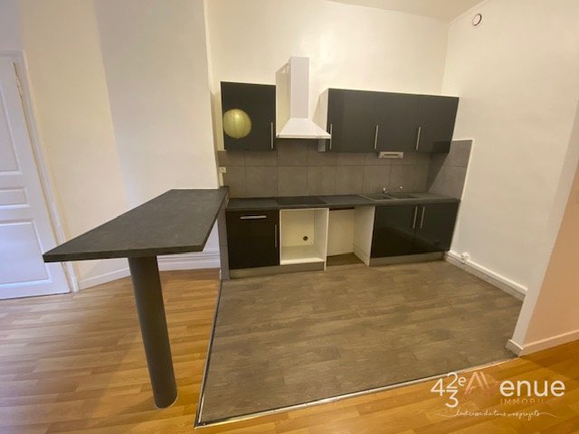 APPARTEMENT T2 A LOUER - ST ETIENNE PALAIS DE JUSTICE - 61.4 m2 - 445€ charges comprises par mois