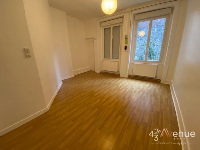 APPARTEMENT T2 A LOUER - ST ETIENNE PALAIS DE JUSTICE - 61.4 m2 - 445€ charges comprises par mois