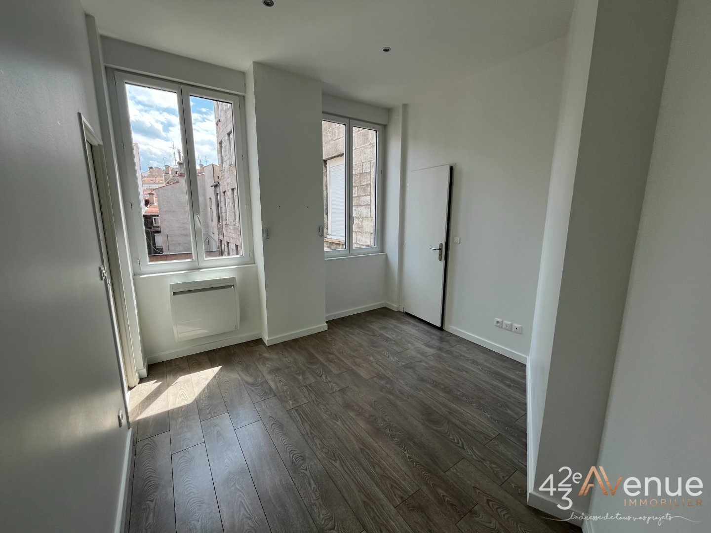 APPARTEMENT T2 - ST ETIENNE PLACE DORIAN/PEUPLE - 30.68 m2 - LOUÉ