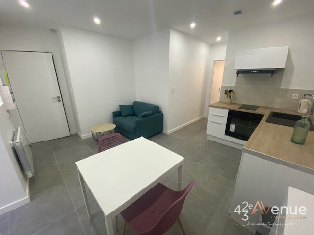 T2 Meublé A LOUER - ST ETIENNE PLACE DU PEUPLE/GRENETTE - 36.23 m2 - 556 &euro; charges comprises par mois