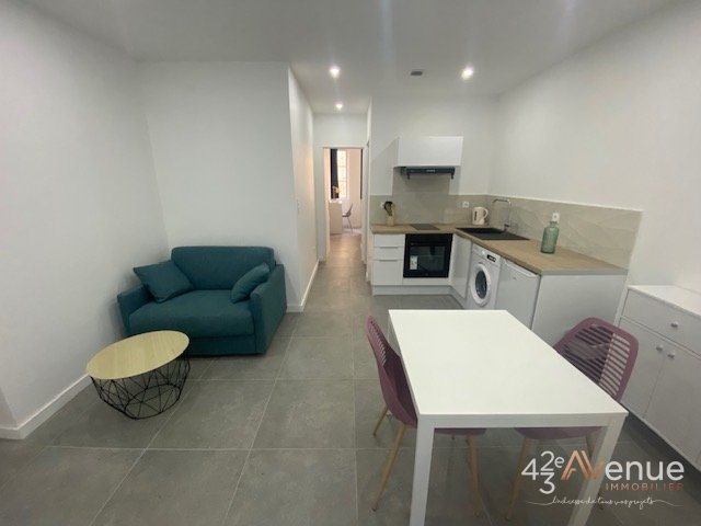T2 Meublé A LOUER - ST ETIENNE PLACE DU PEUPLE/GRENETTE - 36.23 m2 - 556 &euro; charges comprises par mois