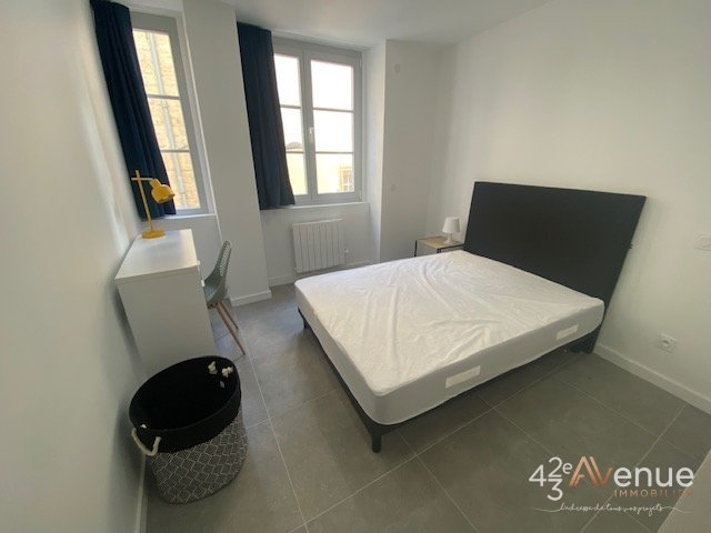 T2 Meublé A LOUER - ST ETIENNE PLACE DU PEUPLE/GRENETTE - 36.23 m2 - 556 &euro; charges comprises par mois