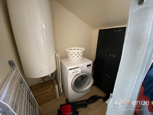 2 pièces Meublé A LOUER - ST ETIENNE PLACE GRENETTE/PEUPLE - 33.28 m2 - 420 &euro; charges comprises par mois