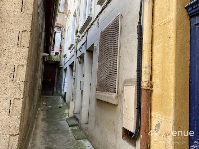 2 pièces Meublé A LOUER - ST ETIENNE PLACE GRENETTE/PEUPLE - 33.28 m2 - 420 &euro; charges comprises par mois