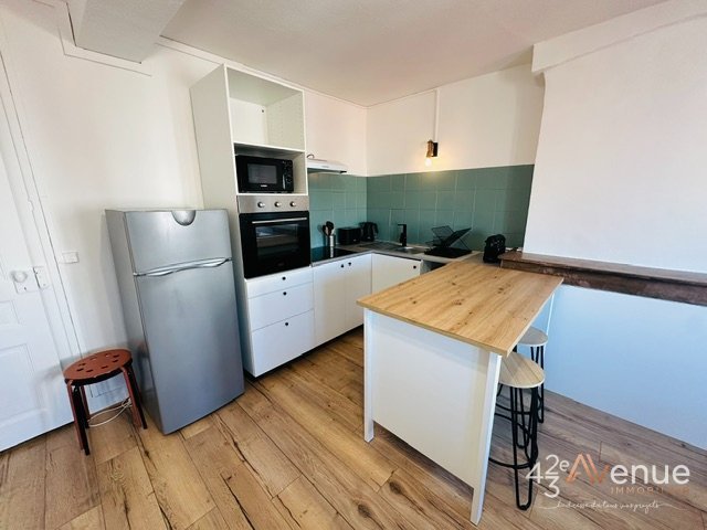 T2 Meublé A LOUER - ST ETIENNE QUARTIER CHAVANELLE - 42.9 m2 - 500 &euro; charges comprises par mois