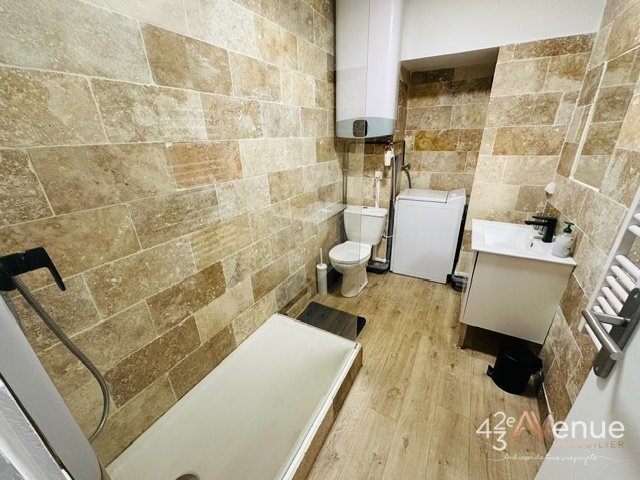 T2 Meublé A LOUER - ST ETIENNE QUARTIER CHAVANELLE - 42.9 m2 - 500 &euro; charges comprises par mois
