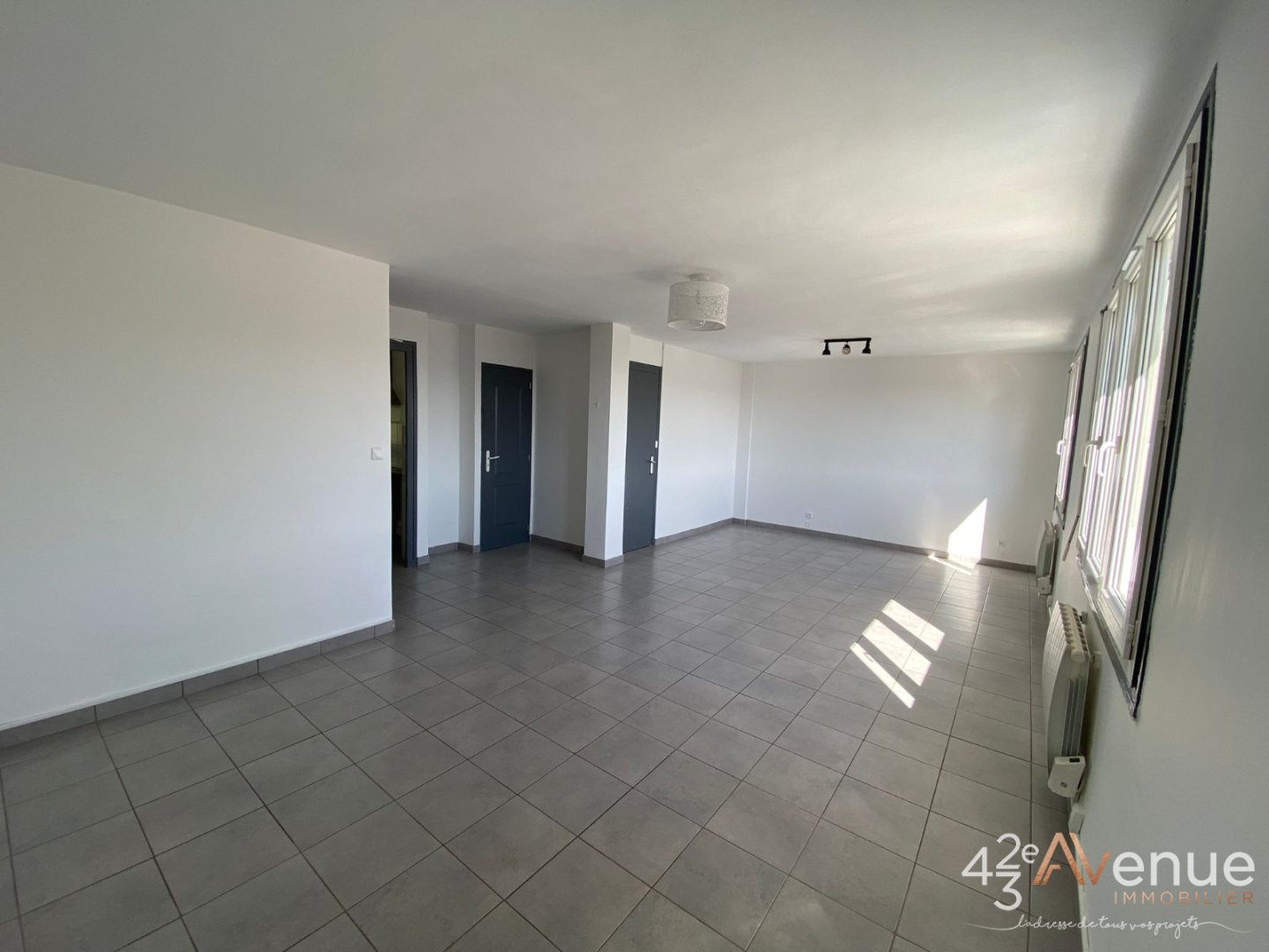 APPARTEMENT T2 A LOUER - ST ETIENNE QUARTIER FAURIEL/VIVARAIZE - 55.76 m2 - 490 &euro; charges comprises par mois