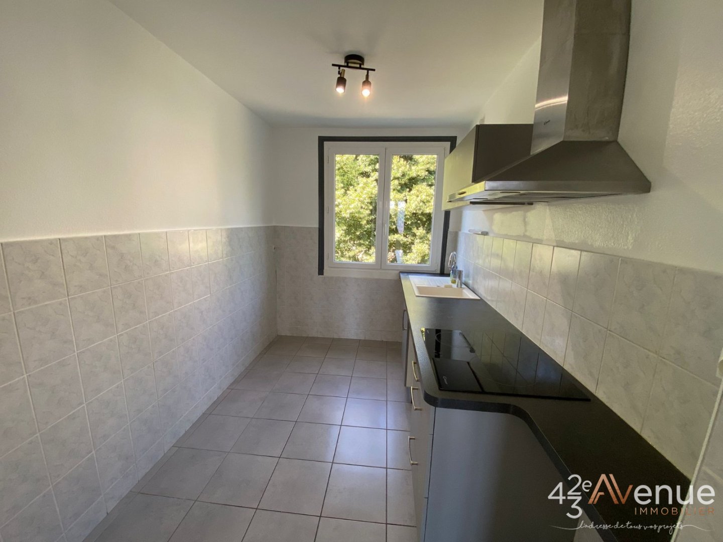 APPARTEMENT T2 A LOUER - ST ETIENNE QUARTIER FAURIEL/VIVARAIZE - 55.76 m2 - 490 &euro; charges comprises par mois