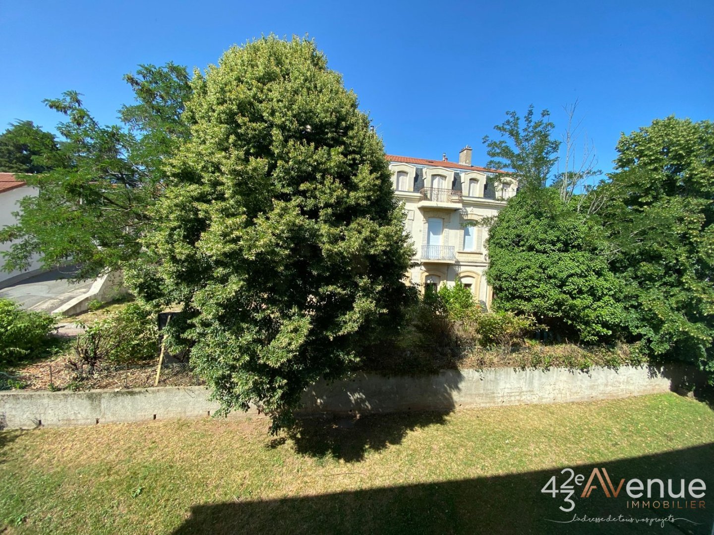 APPARTEMENT T2 A LOUER - ST ETIENNE QUARTIER FAURIEL/VIVARAIZE - 55.76 m2 - 490 &euro; charges comprises par mois