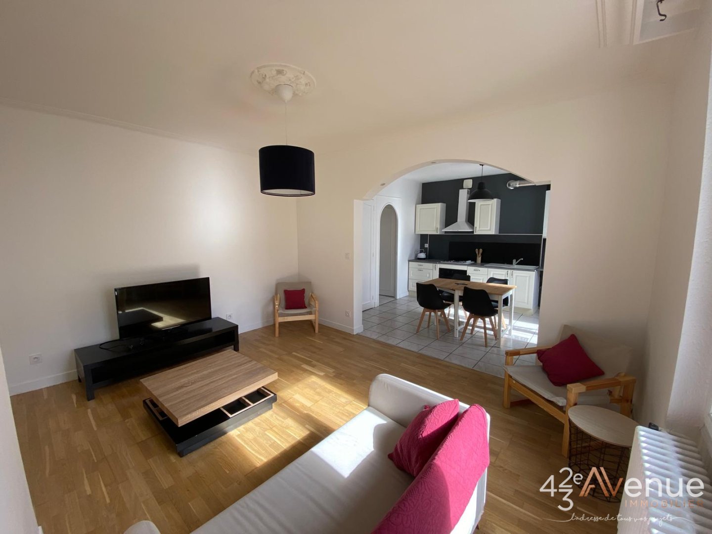 T2 MEUBLE A LOUER - ST ETIENNE RUE DE LA MONTAT/RICHELANDIERE/CHATEAUCREUX - 60.43 m2 - 600�&euro; charges comprises par mois