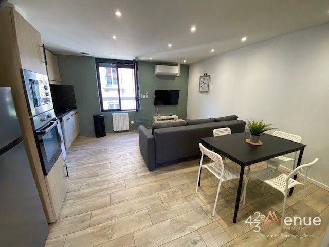 T2 en Duplex Meublé A LOUER - ST ETIENNE TREFILERIE/CENTRE II - 31.12 m2 - 605 &euro; charges comprises par mois