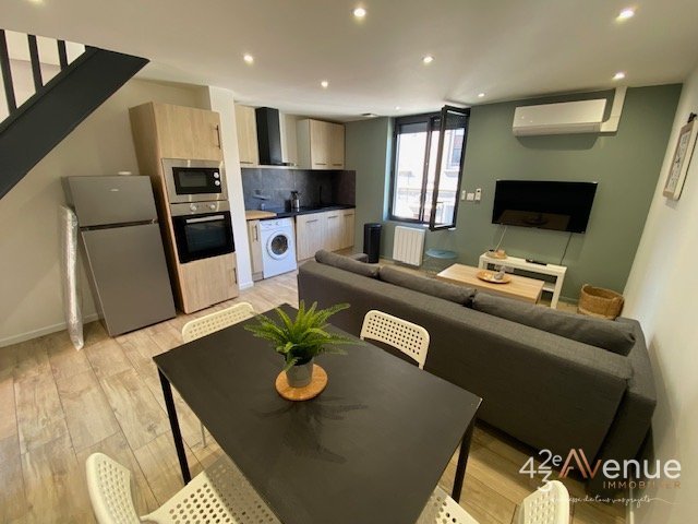 T2 en Duplex Meublé A LOUER - ST ETIENNE TREFILERIE/CENTRE II - 31.12 m2 - 605 &euro; charges comprises par mois