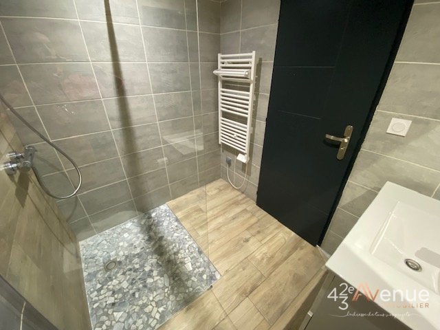 T2 en Duplex Meublé A LOUER - ST ETIENNE TREFILERIE/CENTRE II - 31.12 m2 - 605 &euro; charges comprises par mois