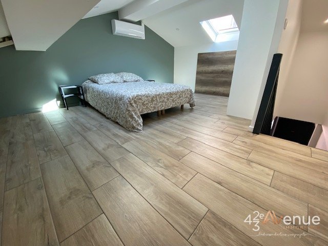 T2 en Duplex Meublé A LOUER - ST ETIENNE TREFILERIE/CENTRE II - 31.12 m2 - 605 &euro; charges comprises par mois