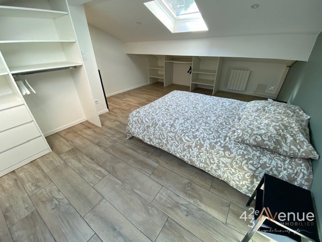 T2 en Duplex Meublé A LOUER - ST ETIENNE TREFILERIE/CENTRE II - 31.12 m2 - 605 &euro; charges comprises par mois