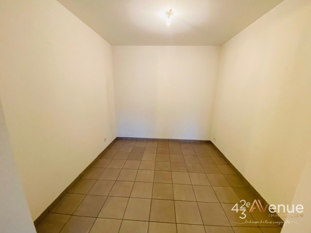 T2 avec jardinet A LOUER - ST GENEST LERPT Les All�es de la Reine - 47.02 m2 - 585�&euro; charges comprises par mois