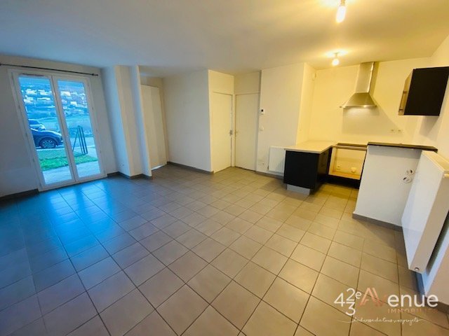 T2 avec jardinet A LOUER - ST GENEST LERPT Les All�es de la Reine - 47.02 m2 - 585�&euro; charges comprises par mois