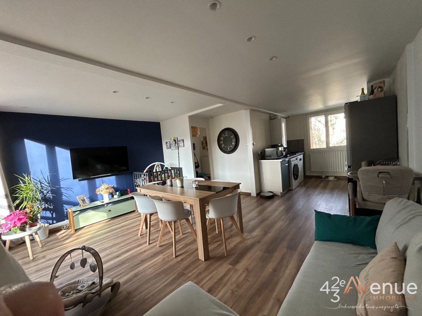 APPARTEMENT T2 - AUREC SUR LOIRE - 67.94 m2 - VENDU