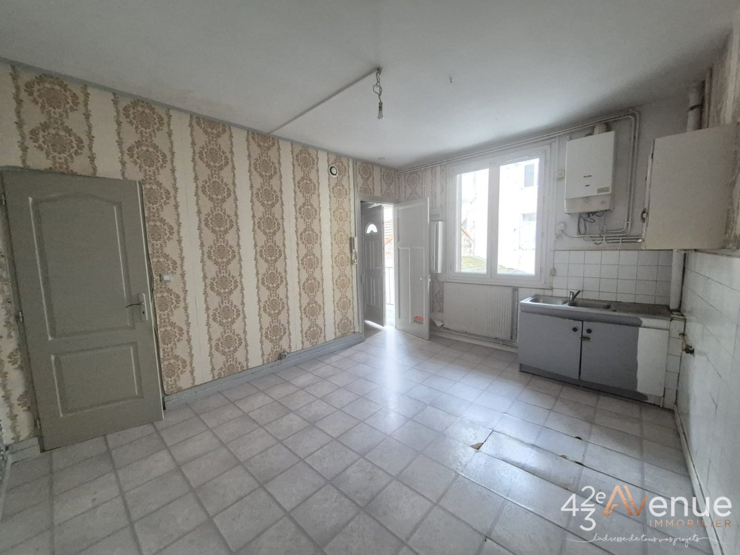 APPARTEMENT T2 A VENDRE - ST ETIENNE CENTRE VILLE - 36 m2 - 55000€