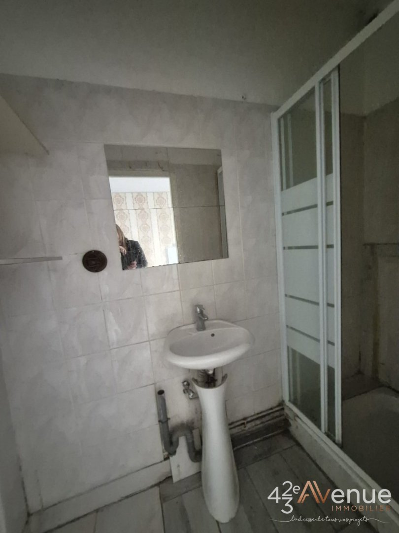 APPARTEMENT T2 A VENDRE - ST ETIENNE CENTRE VILLE - 36 m2 - 55000€