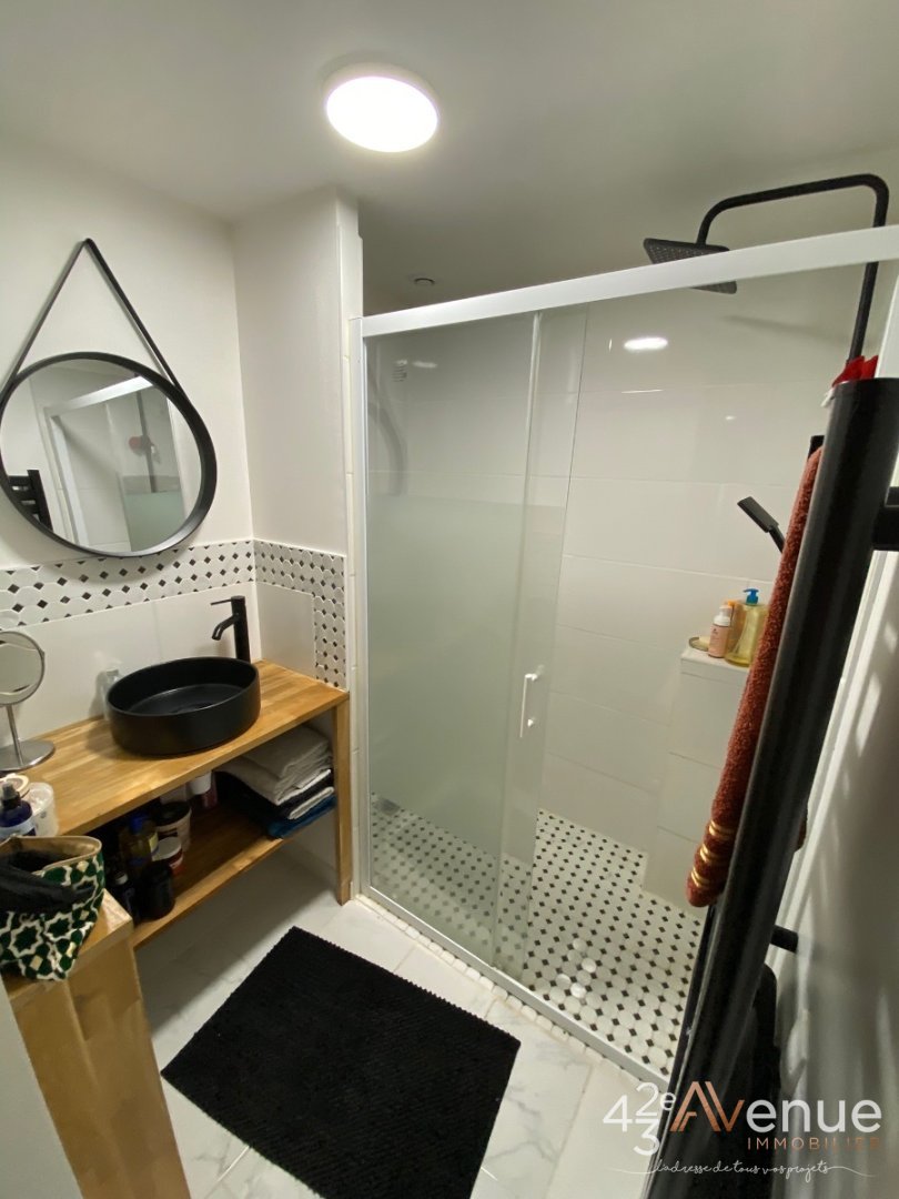 APPARTEMENT T2 A VENDRE - ST ETIENNE CARNOT - 100 m2 - 155 000 &euro;