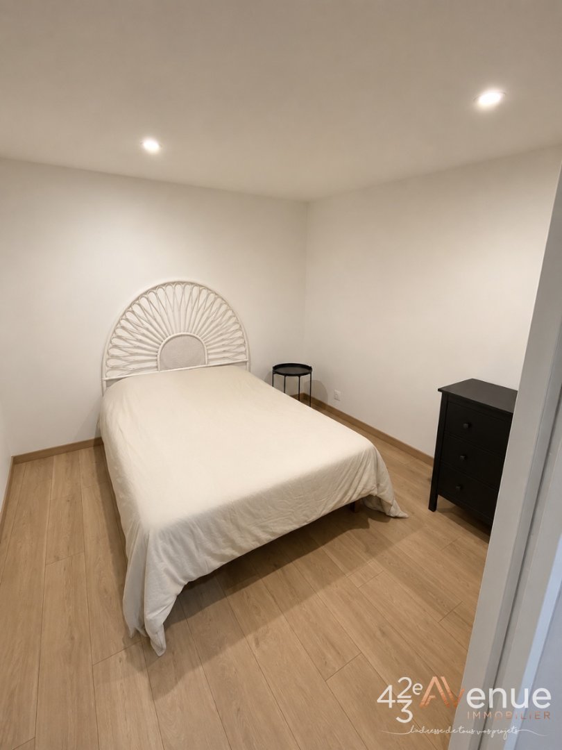 APPARTEMENT T2 A VENDRE - ST ETIENNE CARNOT - 100 m2 - 155 000 &euro;