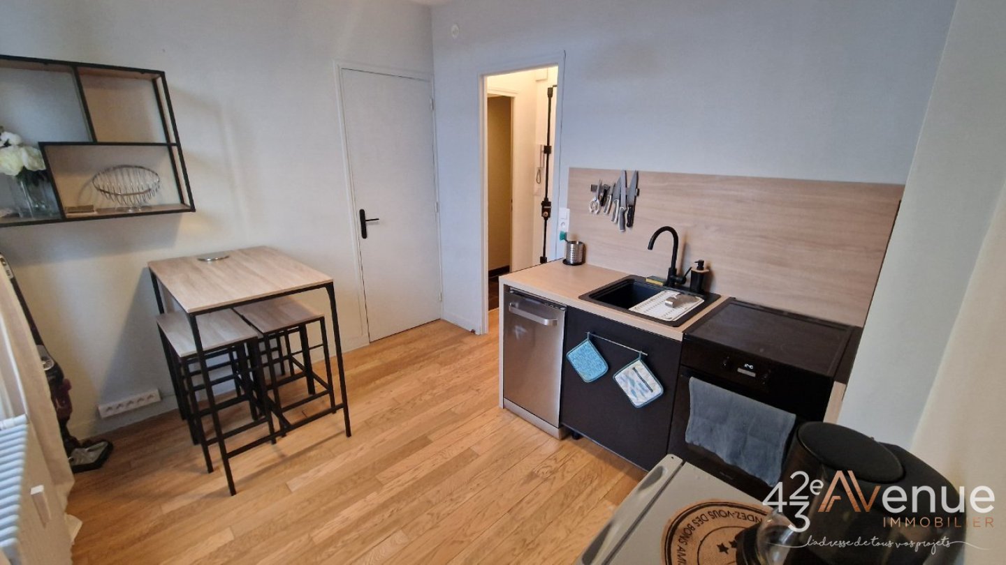 Appartement Airbnb A VENDRE - ST ETIENNE CENTRE VILLE - 26 m2 - 65000€