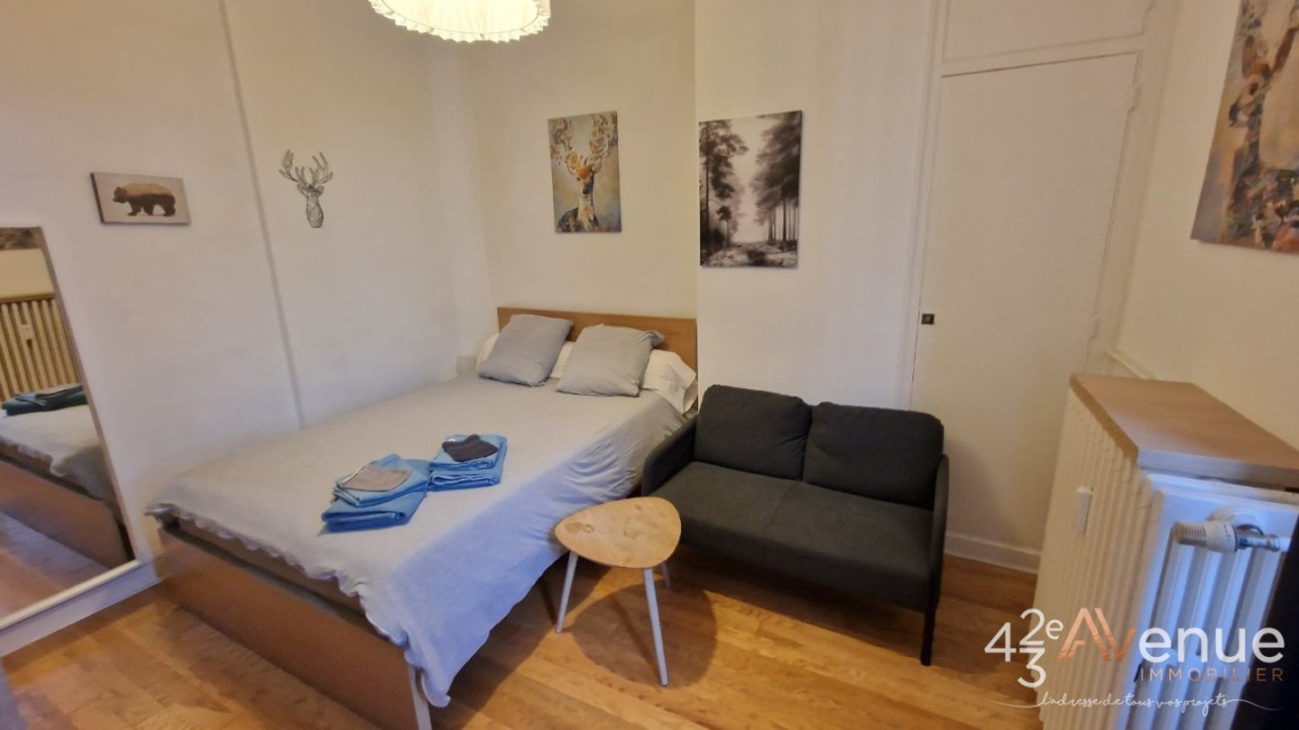 Appartement Airbnb - ST ETIENNE CENTRE VILLE - 26 m2 - 65000€