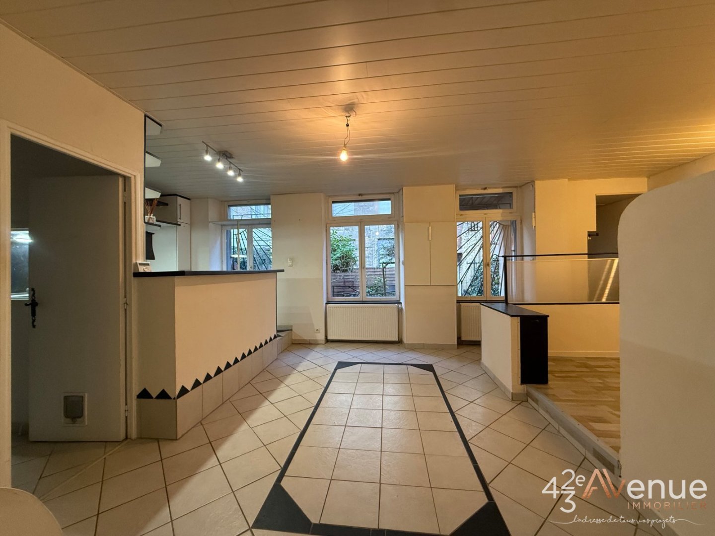 Appartement Type 2 avec d�pendances A VENDRE - ST ETIENNE CENTRE VILLE - 82.43 m2 - 72�000�&euro;