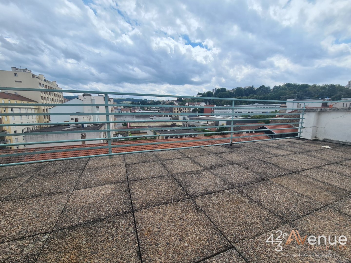 APPARTEMENT T2 A VENDRE - ST ETIENNE FACULTE   CENTRE DEUX - 35.79 m2 - 68000€